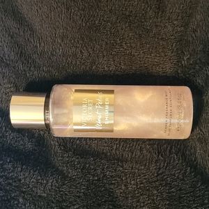 Victoria's Secret Velvet Petals Shimmer Fragrance Mist (NEW)